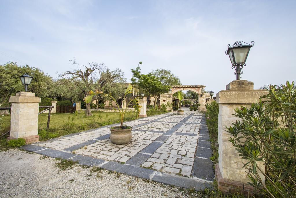 B&B Casale Siciliano Di Miryam Tiralongo Avola Eksteriør billede