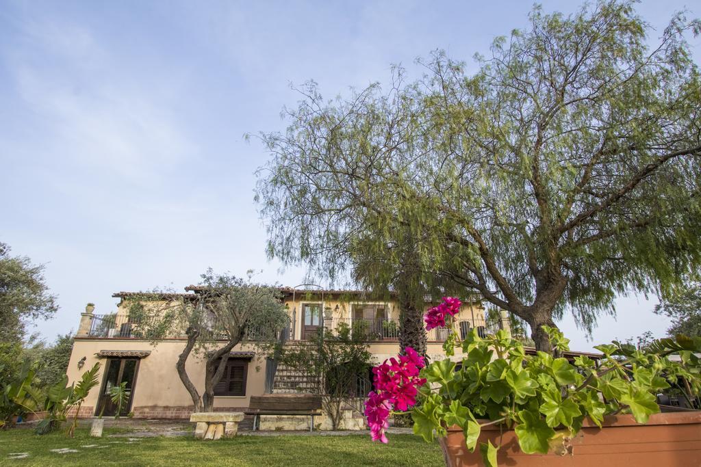 B&B Casale Siciliano Di Miryam Tiralongo Avola Eksteriør billede