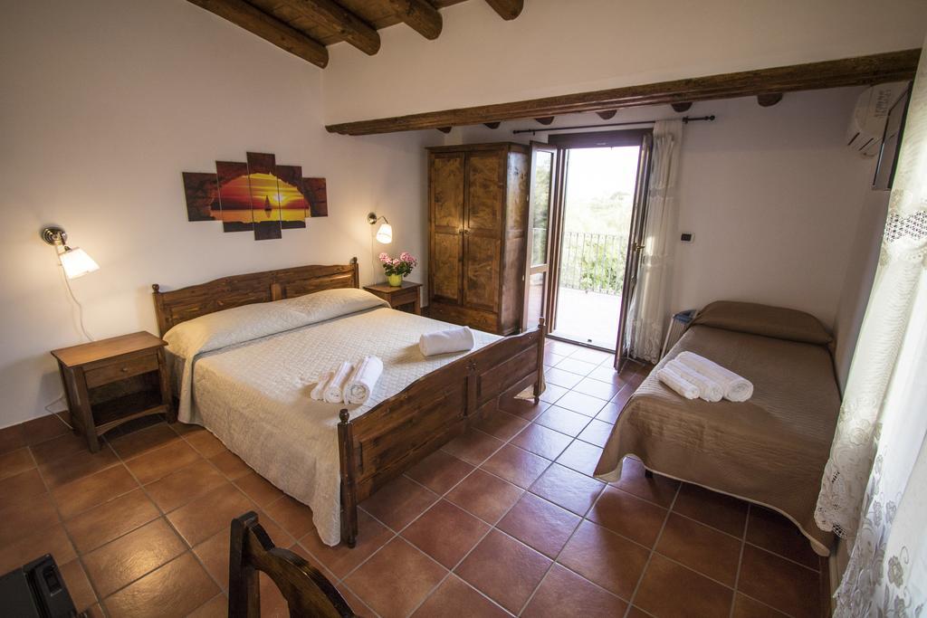 B&B Casale Siciliano Di Miryam Tiralongo Avola Eksteriør billede
