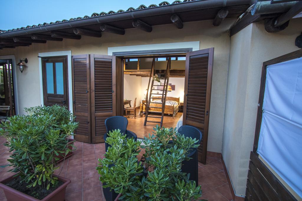 B&B Casale Siciliano Di Miryam Tiralongo Avola Eksteriør billede