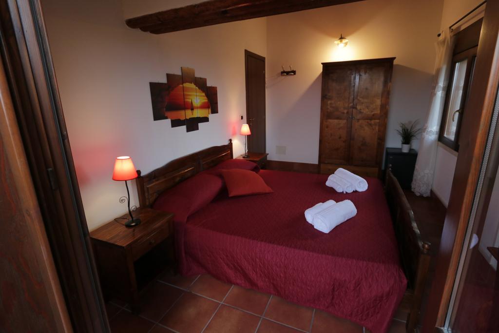 B&B Casale Siciliano Di Miryam Tiralongo Avola Eksteriør billede